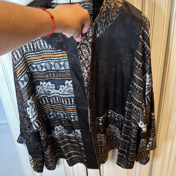 Chicos black and brown silk/rayon tribal snakeskin design kimono jacket - Picture 2 of 7